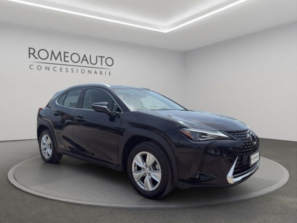 Lexus UX usata a Perugia (8)