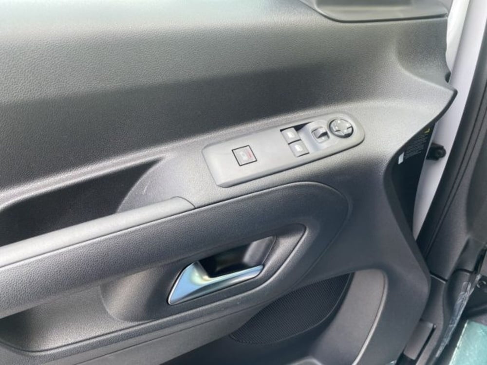 Peugeot Partner Furgone nuova a Perugia (19)