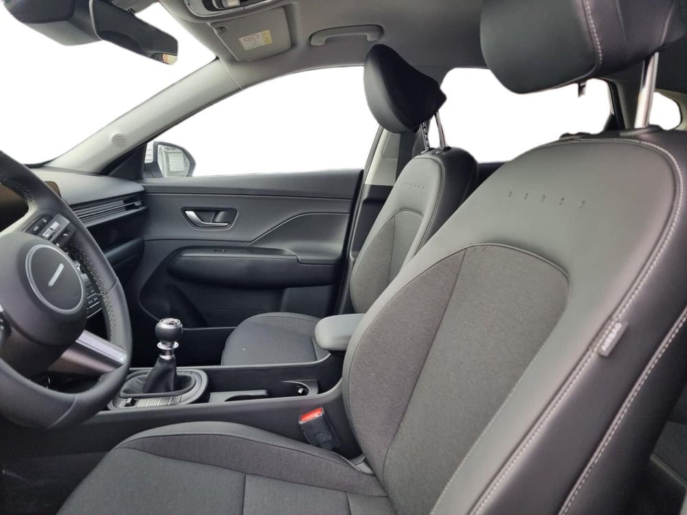 Hyundai Kona nuova a Pistoia (14)