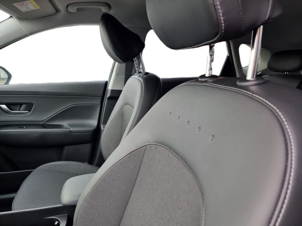 Hyundai Kona nuova a Pistoia (15)