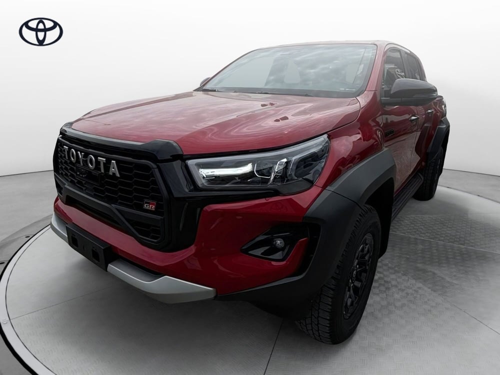 Toyota Hilux nuova a Cremona (2)