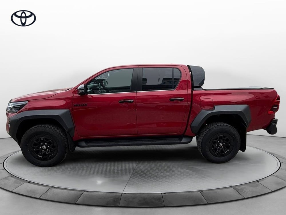 Toyota Hilux nuova a Cremona (4)
