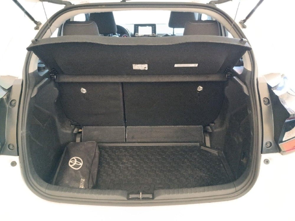 Toyota Yaris usata a Milano (12)