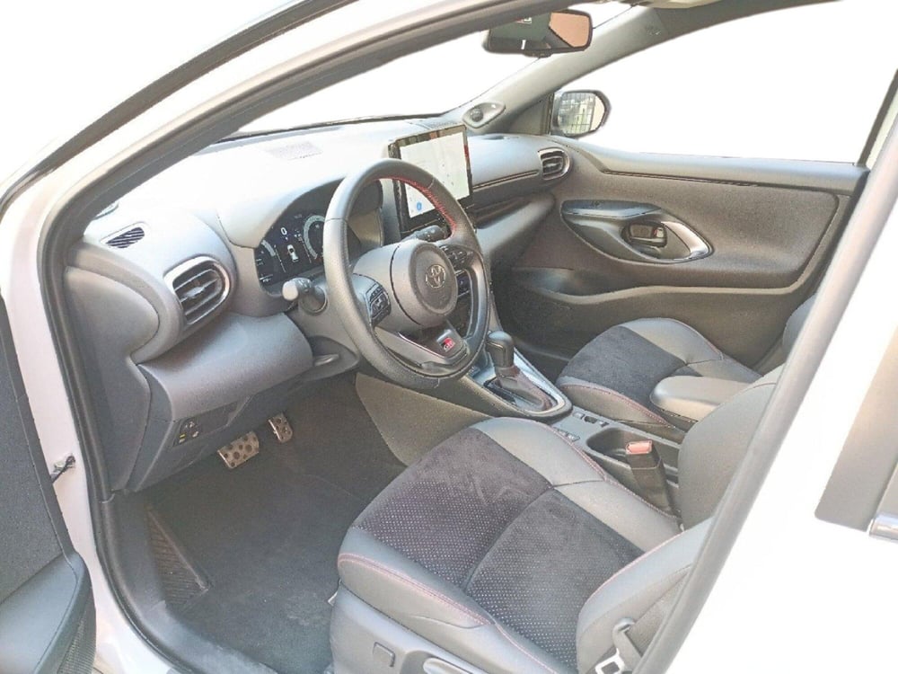 Toyota Yaris GR Sport usata a Milano (14)