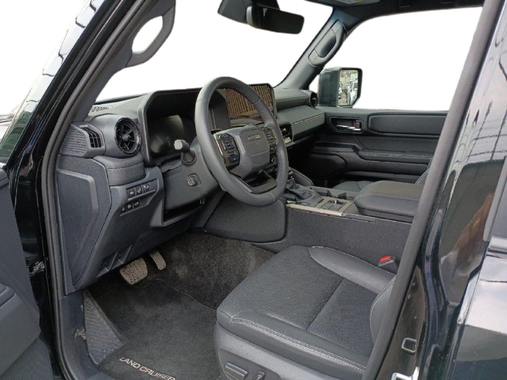 Toyota Land Cruiser usata a Milano (14)