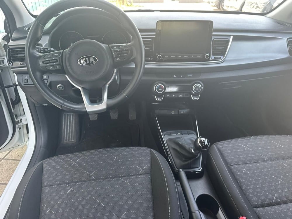 Kia Rio usata a Napoli (10)