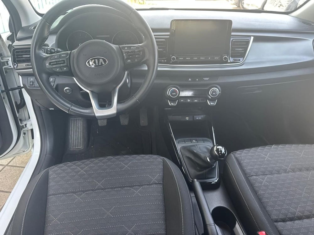 Kia Rio usata a Napoli (11)