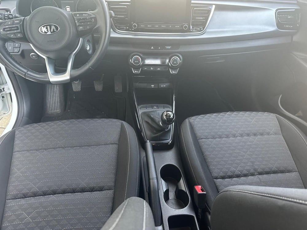 Kia Rio usata a Napoli (12)