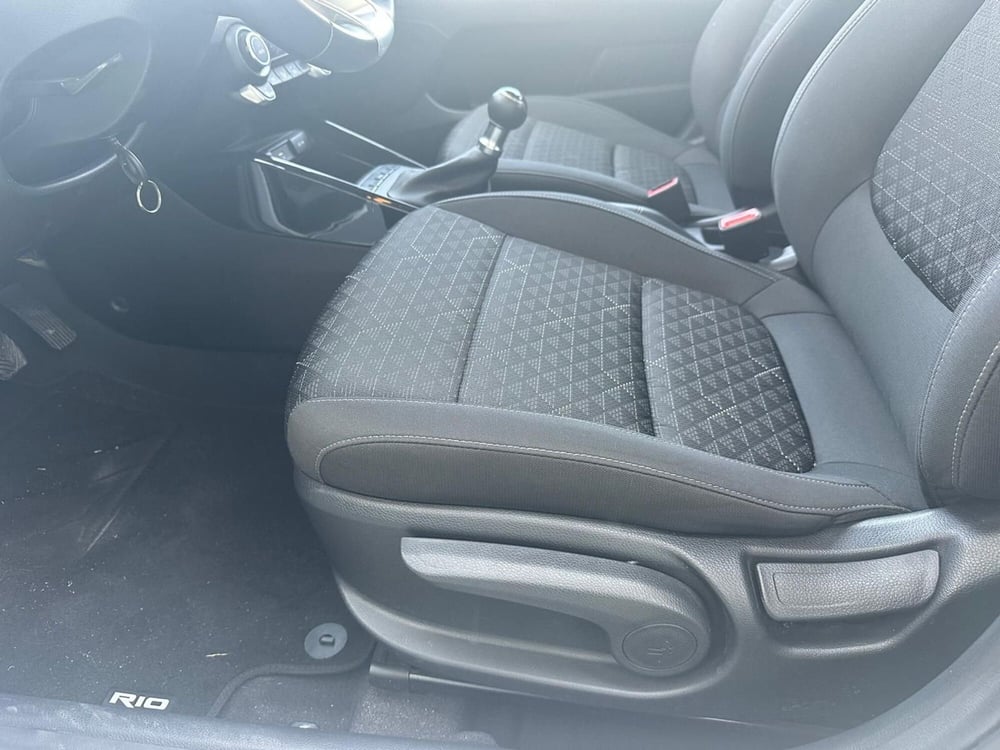 Kia Rio usata a Napoli (13)