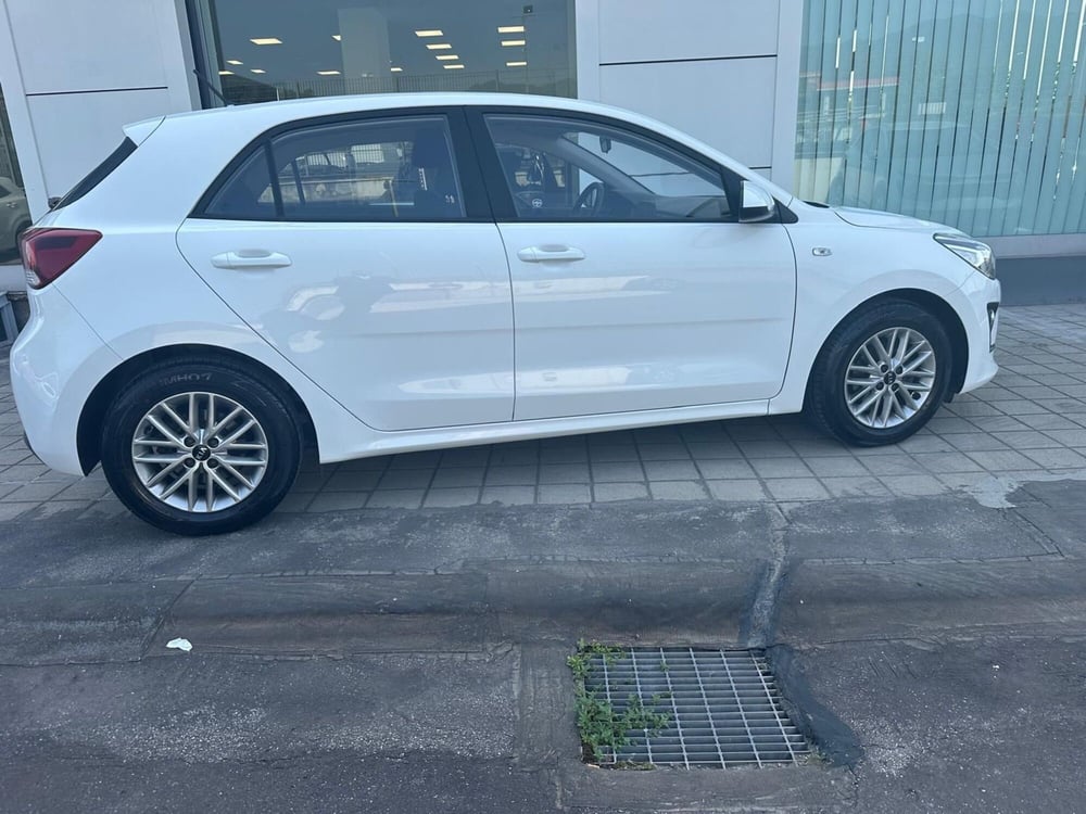 Kia Rio usata a Napoli (2)