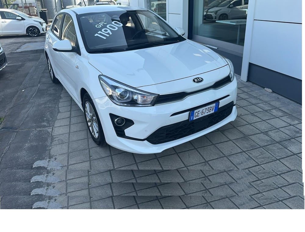 Kia Rio usata a Napoli (6)