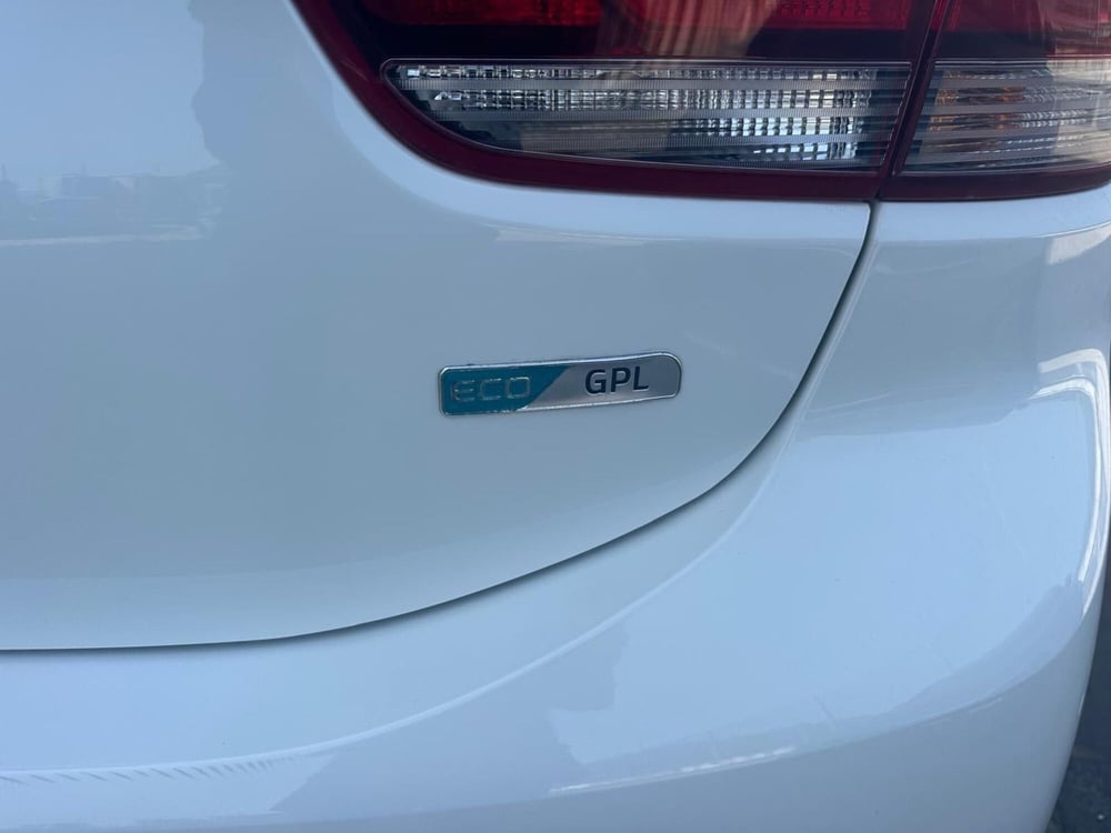 Kia Rio usata a Napoli (9)