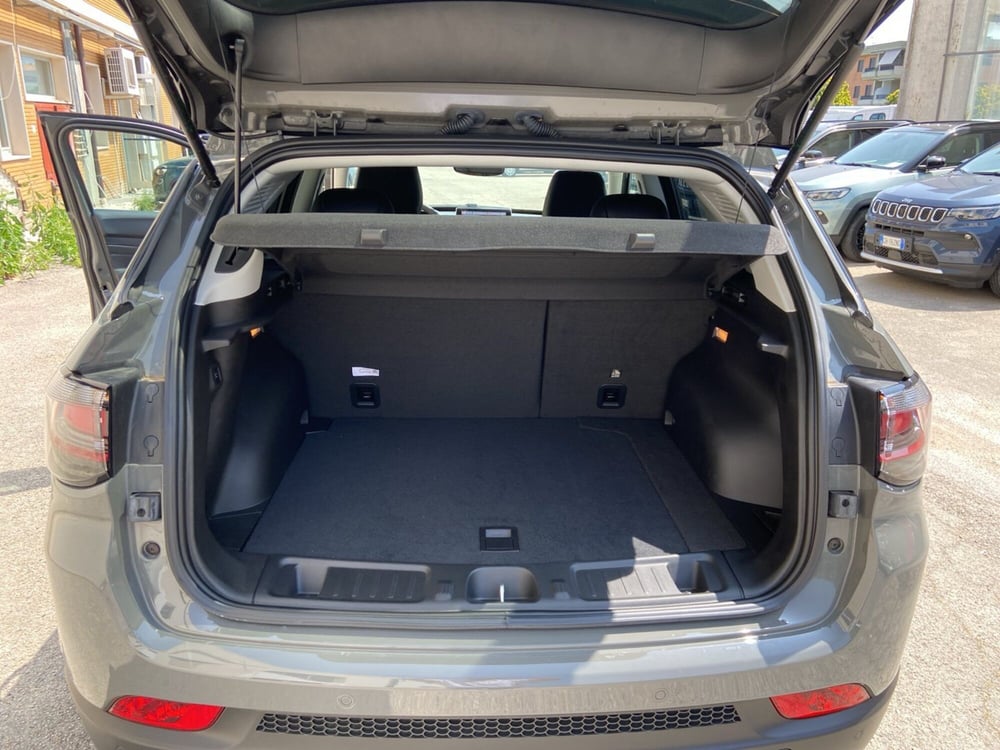 Jeep Compass nuova a Chieti (14)