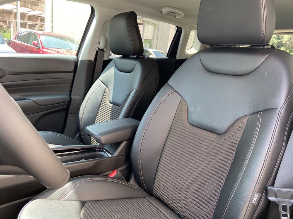Jeep Compass nuova a Chieti (17)