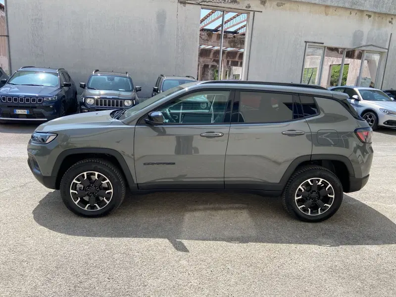 Jeep Compass nuova a Chieti (2)