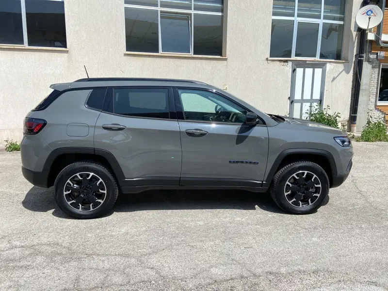 Jeep Compass nuova a Chieti (7)