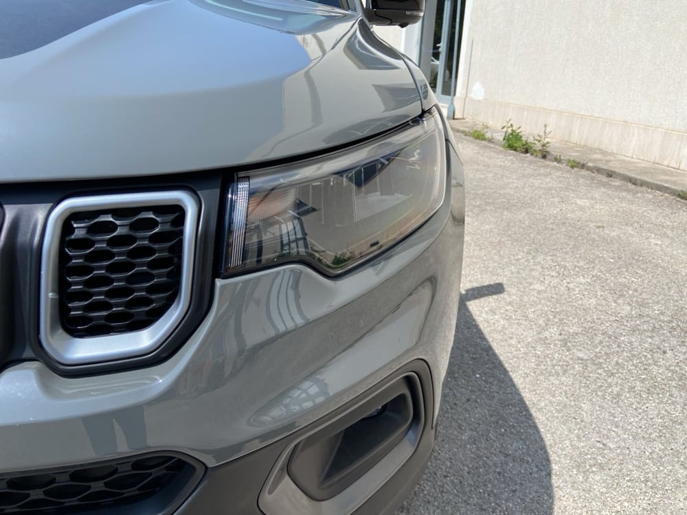 Jeep Compass nuova a Chieti (9)