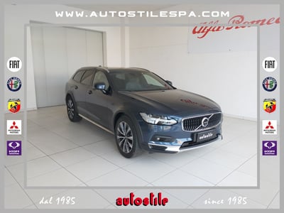 Volvo V90 Cross Country B4 (d) AWD Geatronic Business Pro Line del 2021 usata a Scandiano