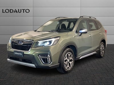 Subaru Forester 2.0 e-Boxer MHEV CVT Lineartronic Premium del 2021 usata a Bergamo