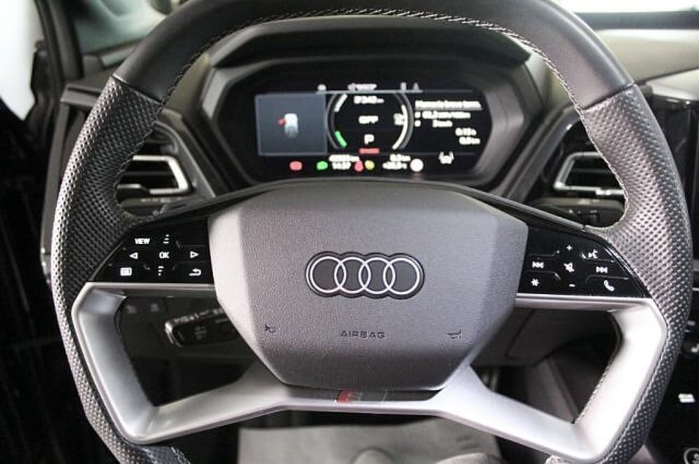 Audi Q4 Sportback usata a Novara (5)