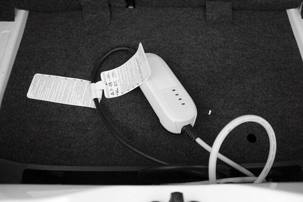 Volkswagen e-up! usata a Novara (11)