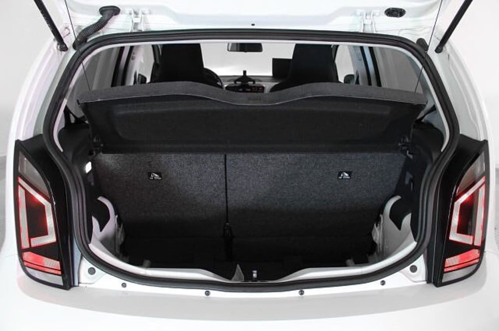 Volkswagen e-up! usata a Novara (12)