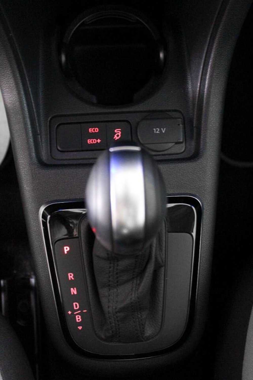 Volkswagen e-up! usata a Novara (13)