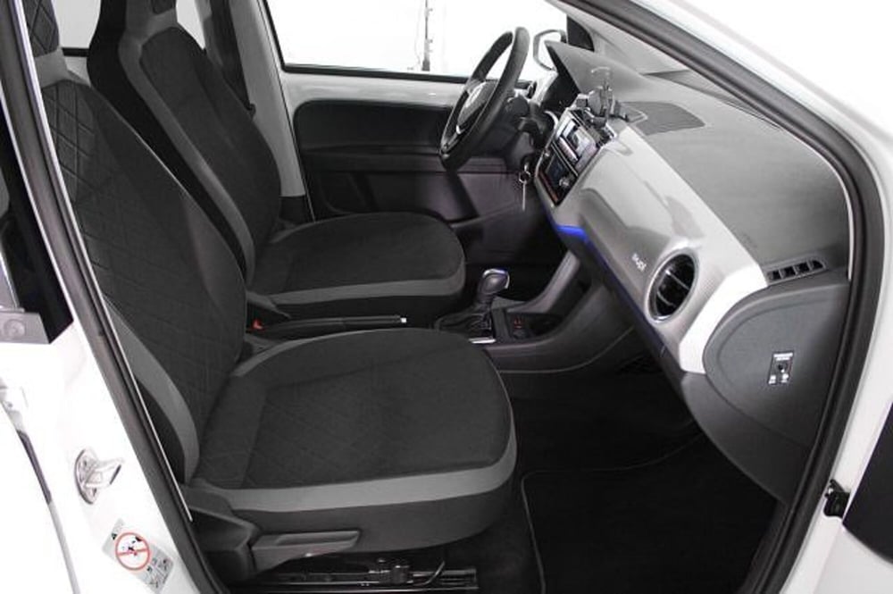 Volkswagen e-up! usata a Novara (8)
