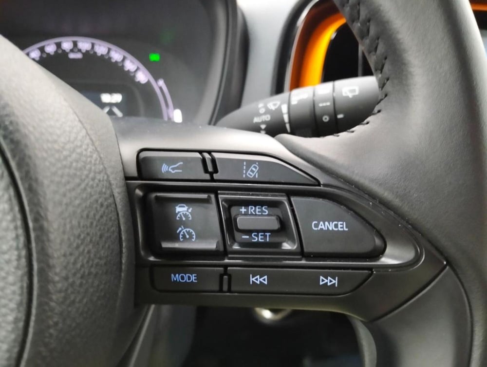 Toyota Aygo X usata a Como (11)