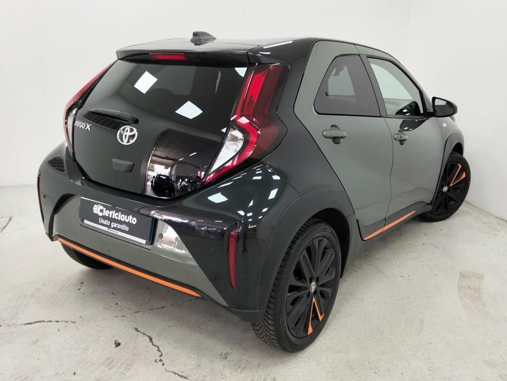 Toyota Aygo X usata a Como (2)