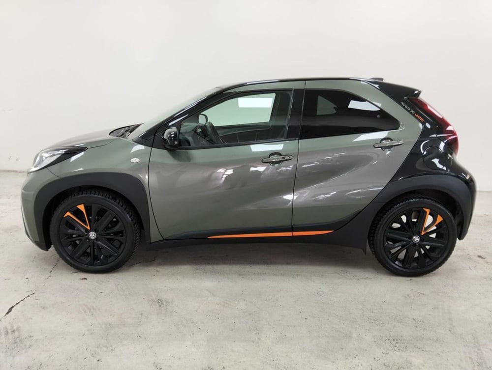 Toyota Aygo X usata a Como (8)