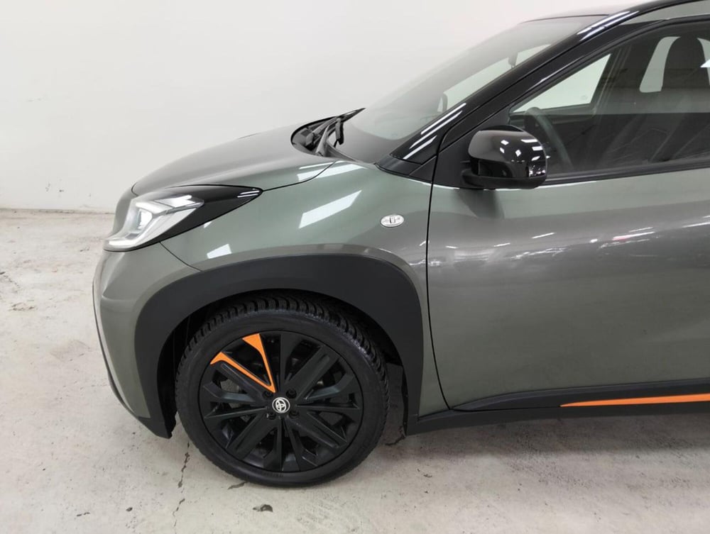 Toyota Aygo X usata a Como (9)