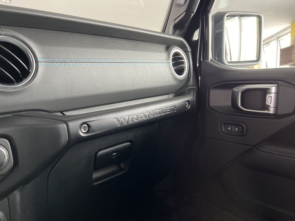 Jeep Wrangler Unlimited nuova a Pisa (15)