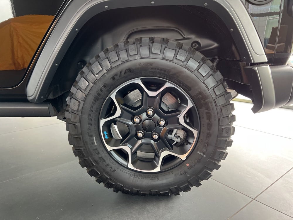 Jeep Wrangler Unlimited nuova a Pisa (4)