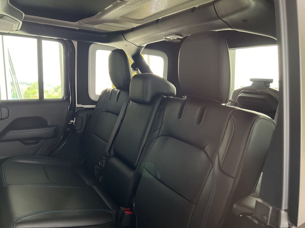 Jeep Wrangler Unlimited nuova a Pisa (6)