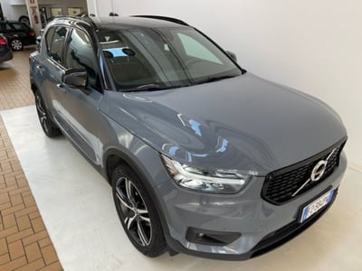 Volvo XC40 T3 Geartronic R-design del 2020 usata a Rende