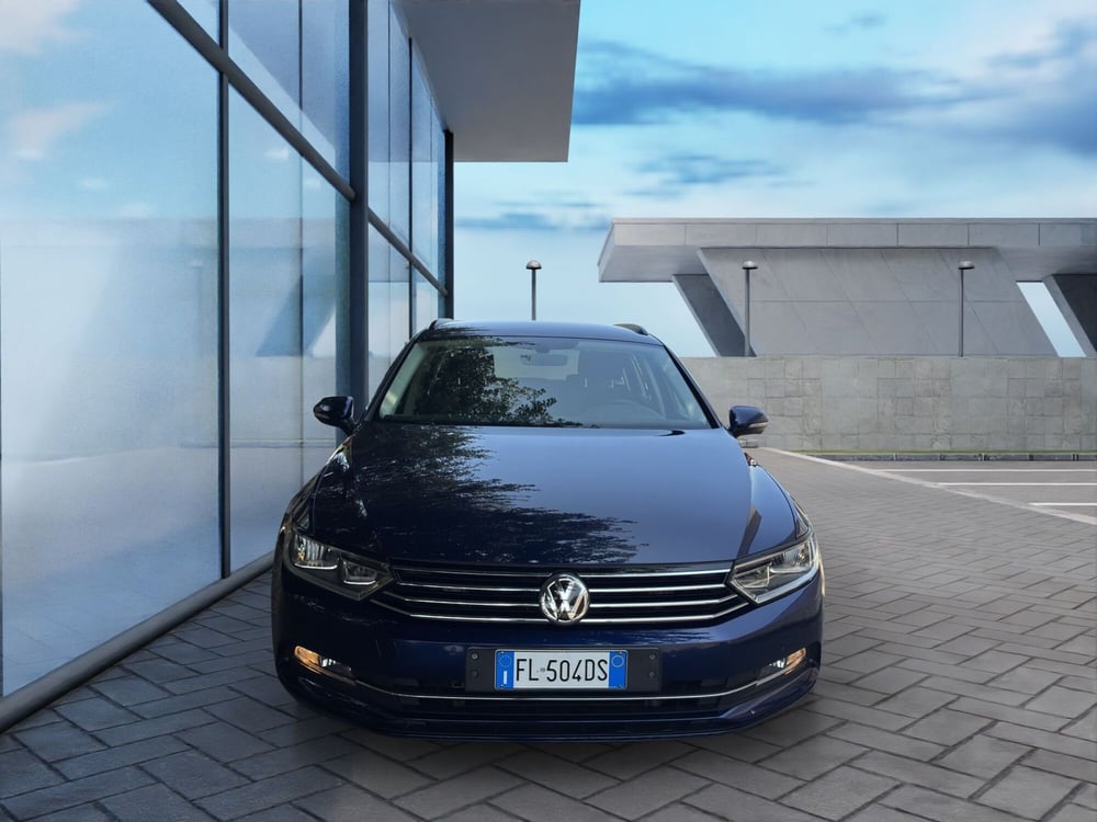 Volkswagen Passat Variant usata a Cosenza