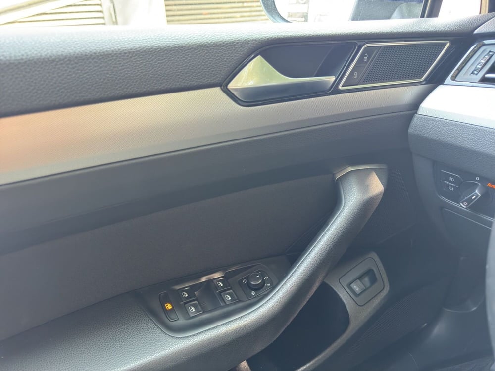 Volkswagen Passat Variant usata a Cosenza (11)