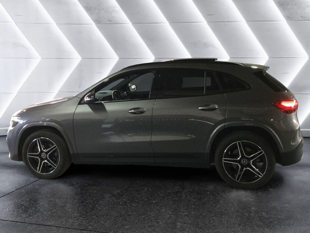 Mercedes-Benz GLA SUV usata a Caserta (8)