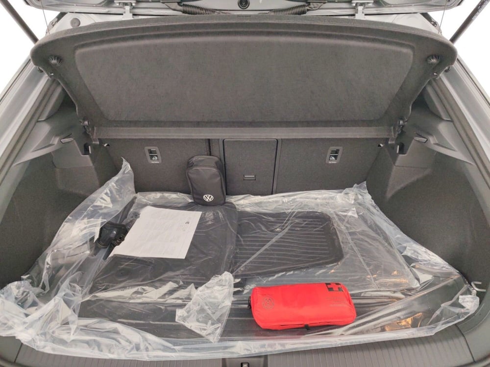 Volkswagen T-Roc nuova a Massa-Carrara (16)