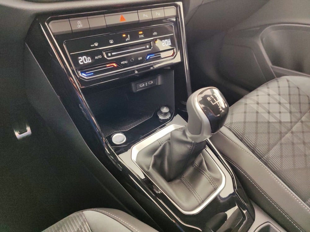 Volkswagen T-Roc nuova a Massa-Carrara (11)