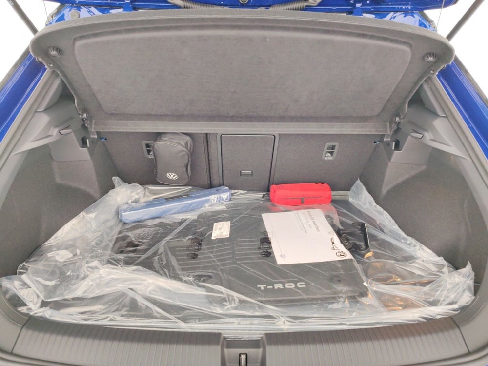 Volkswagen T-Roc nuova a Massa-Carrara (16)
