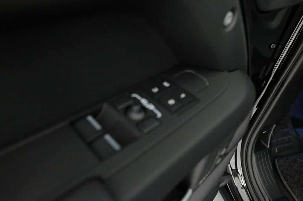 Land Rover Defender usata a Mantova (20)