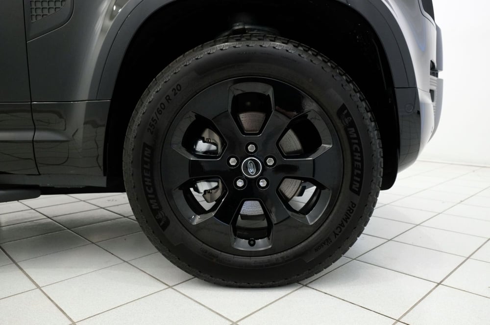 Land Rover Defender usata a Mantova (8)
