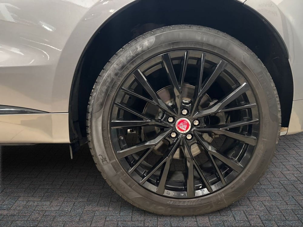 Jaguar F-Pace usata a Prato (6)