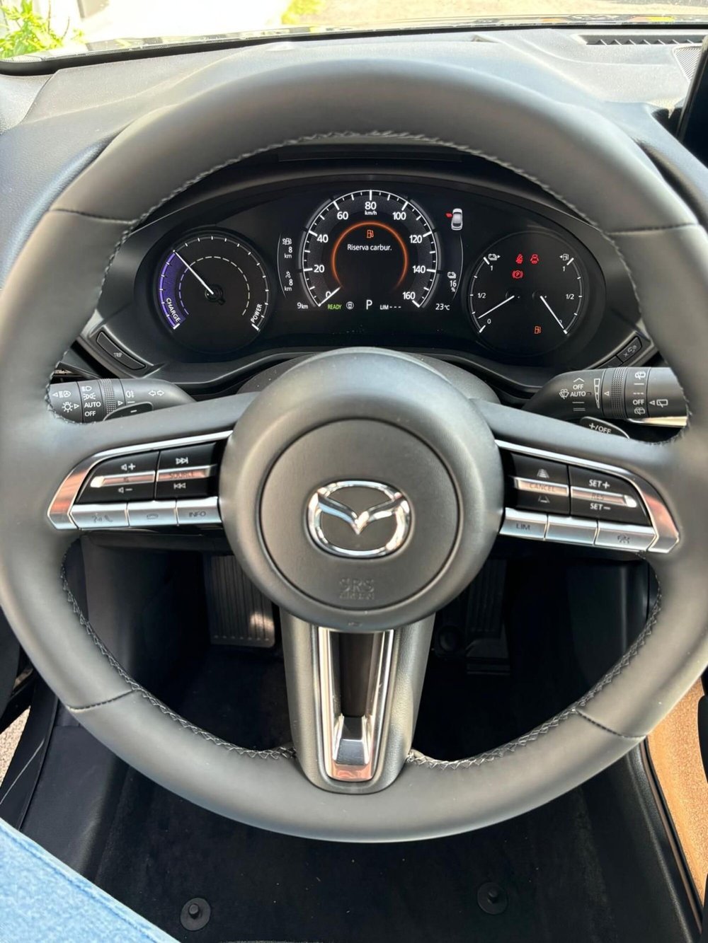 Mazda MX-30 nuova a Frosinone (11)