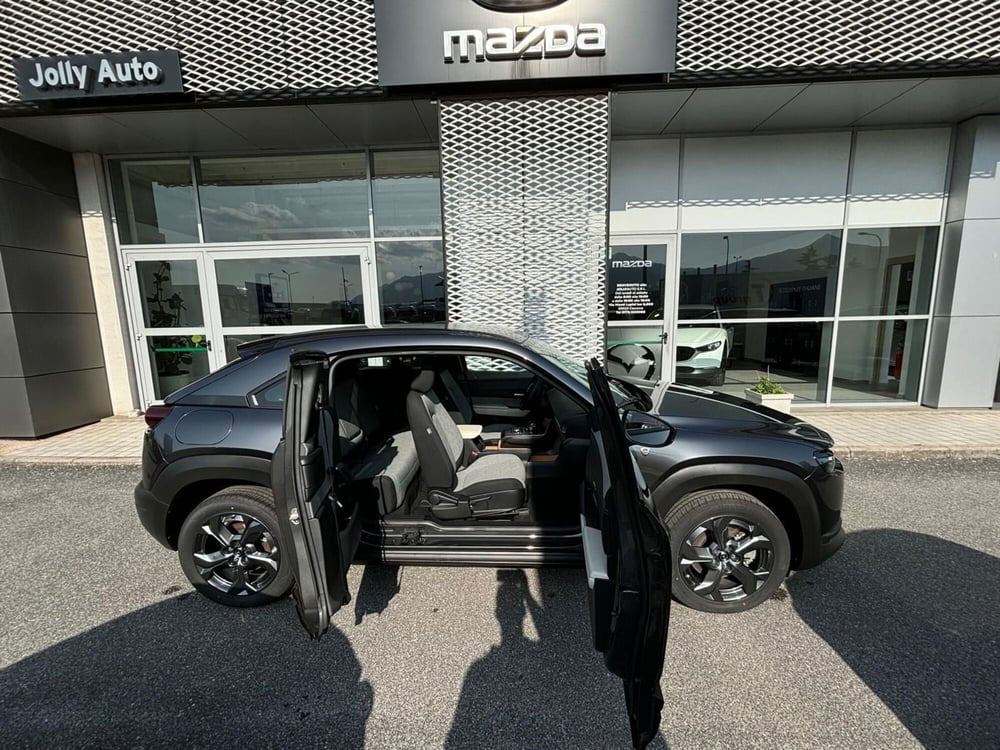 Mazda MX-30 nuova a Frosinone (16)