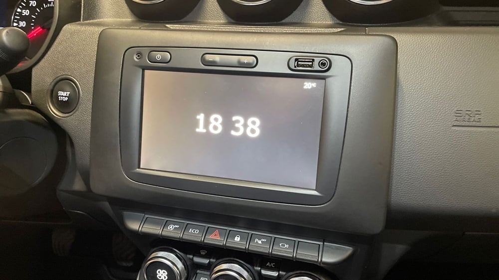 Dacia Duster usata a Varese (6)