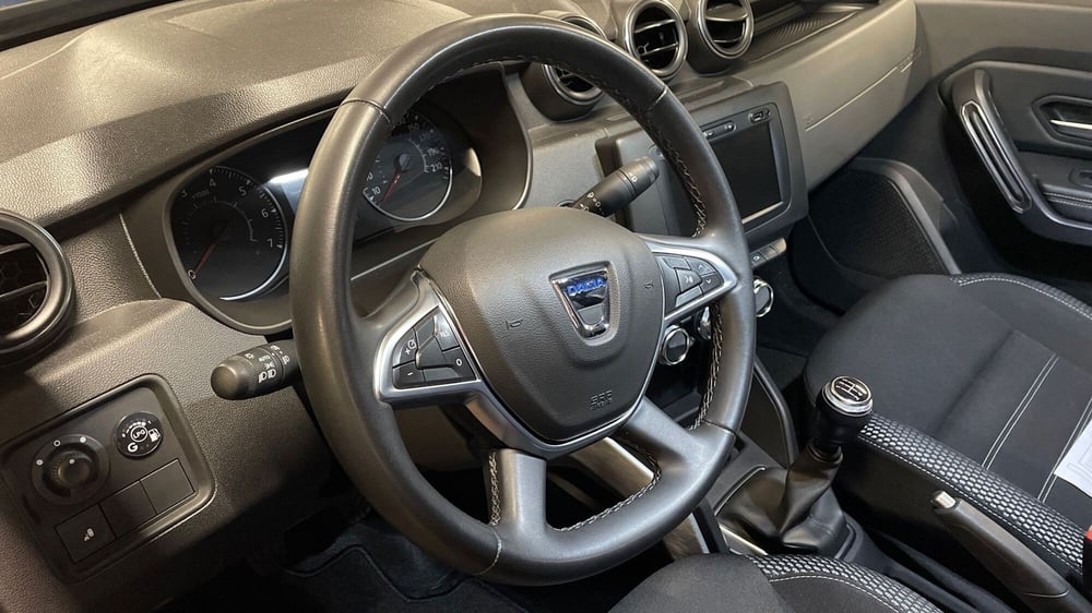 Dacia Duster usata a Varese (7)