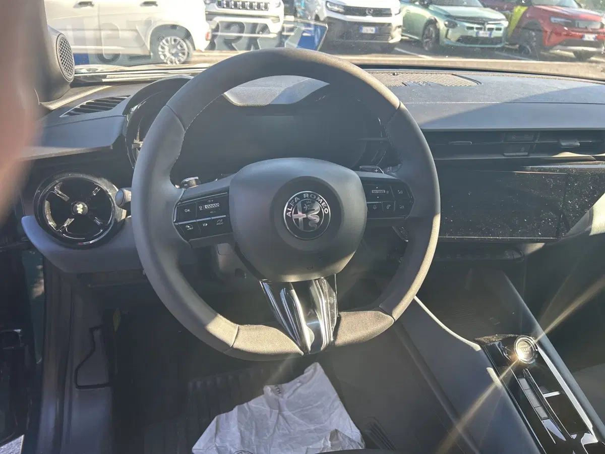 Alfa Romeo Junior nuova a Frosinone (6)